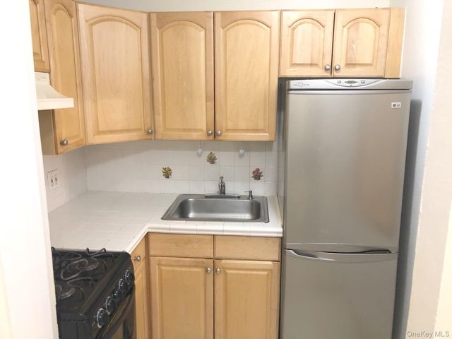 59-30 108 Street 5C, Corona, NY 11368