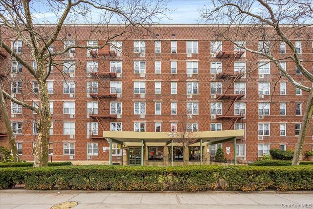 59-30 108 Street 5C, Corona, NY 11368