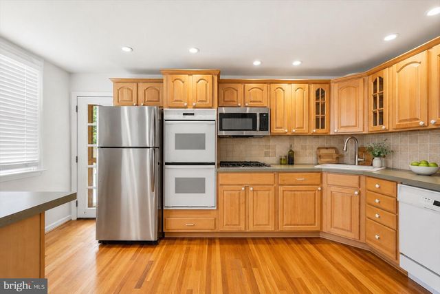 5337 BRITTANY DR, Clifton Heights, PA 19018