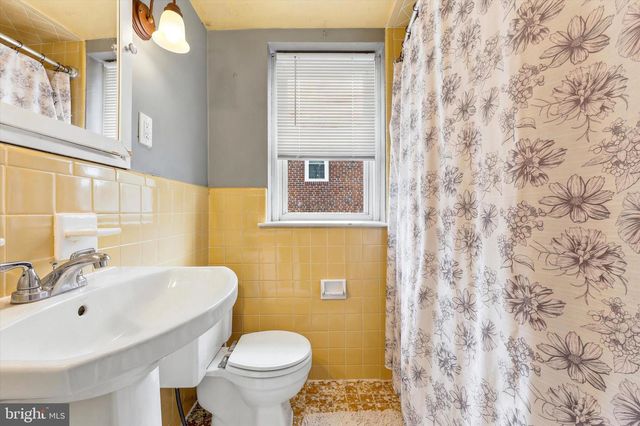 5337 BRITTANY DR, Clifton Heights, PA 19018