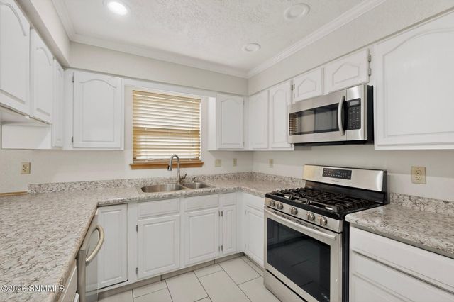 711 Windmill Drive, Las Cruces, NM 88011