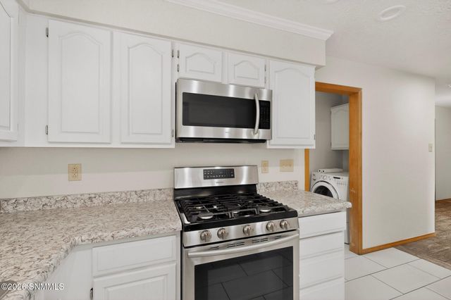 711 Windmill Drive, Las Cruces, NM 88011