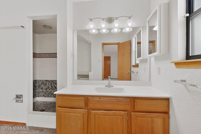 711 Windmill Drive, Las Cruces, NM 88011