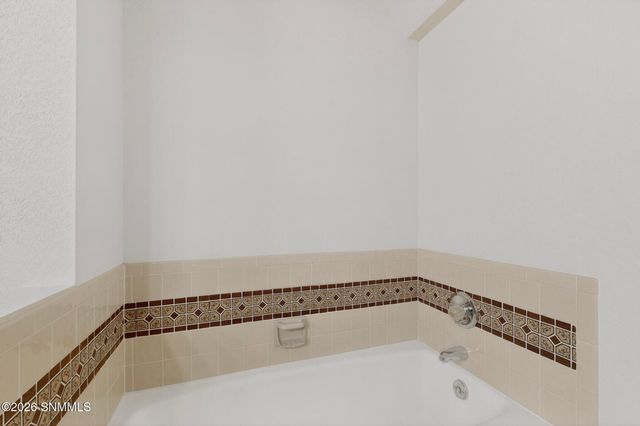 711 Windmill Drive, Las Cruces, NM 88011