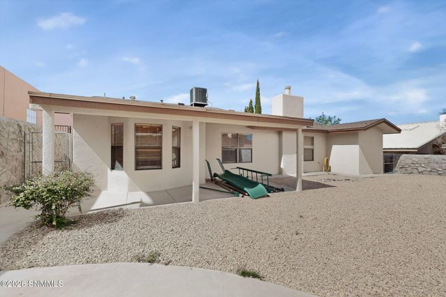 711 Windmill Drive, Las Cruces, NM 88011