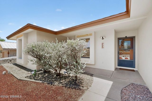 711 Windmill Drive, Las Cruces, NM 88011