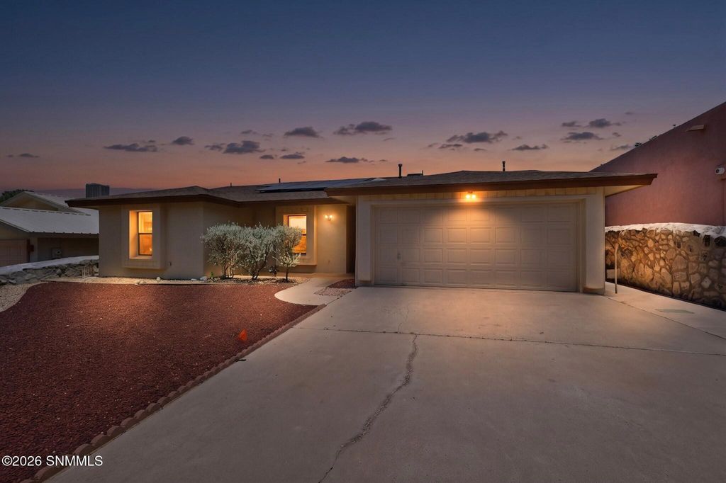 711 Windmill Drive, Las Cruces, NM 88011