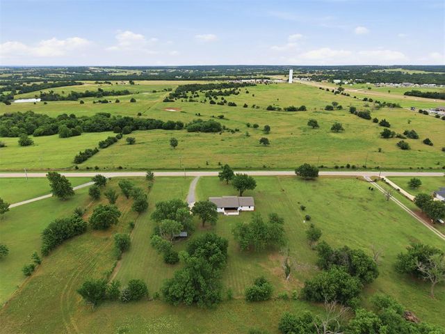 1015 N Midwest Boulevard, Guthrie, OK 73044