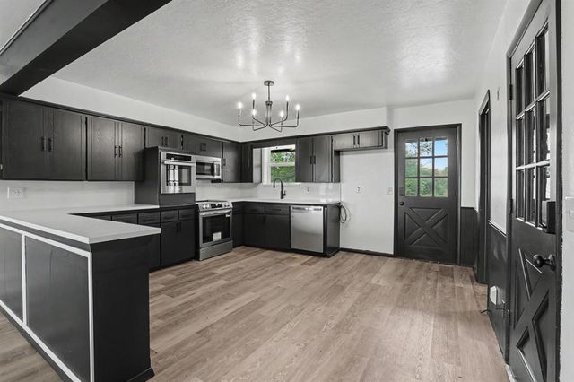 1015 N Midwest Boulevard, Guthrie, OK 73044