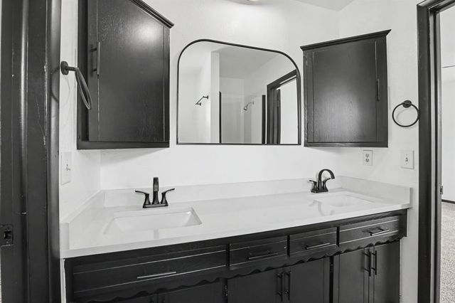 1015 N Midwest Boulevard, Guthrie, OK 73044