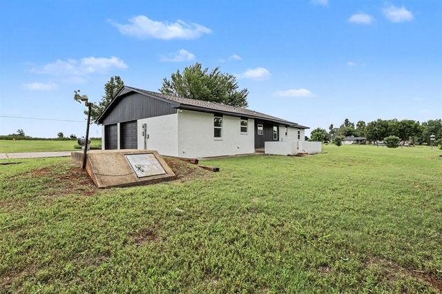 1015 N Midwest Boulevard, Guthrie, OK 73044