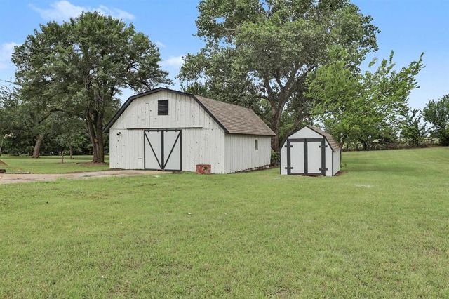 1015 N Midwest Boulevard, Guthrie, OK 73044