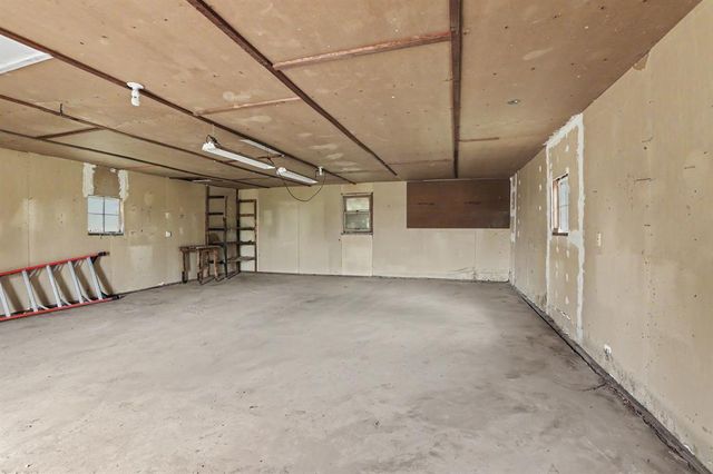 1015 N Midwest Boulevard, Guthrie, OK 73044