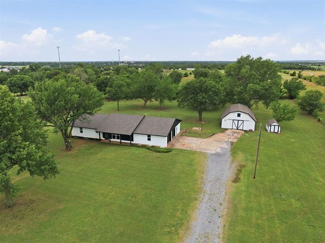 1015 N Midwest Boulevard, Guthrie, OK 73044