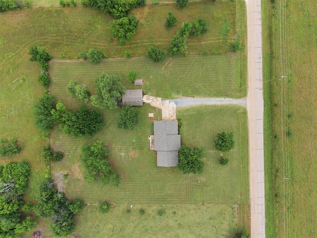 1015 N Midwest Boulevard, Guthrie, OK 73044