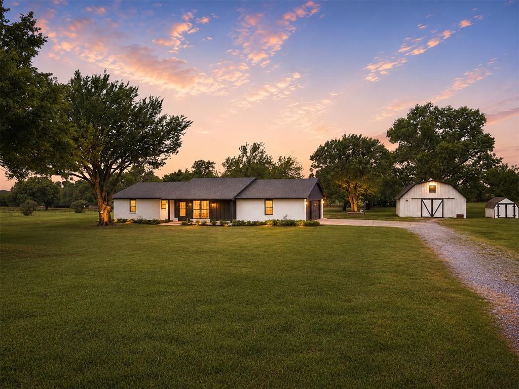 1015 N Midwest Boulevard, Guthrie, OK 73044