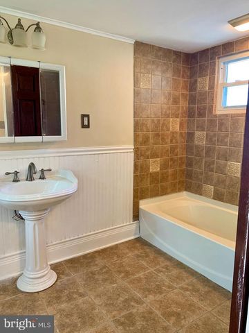 183 HADDON AVE, West Berlin, NJ 08091