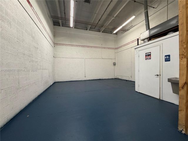 10601 NW 122nd Street 8, Medley, FL 33178