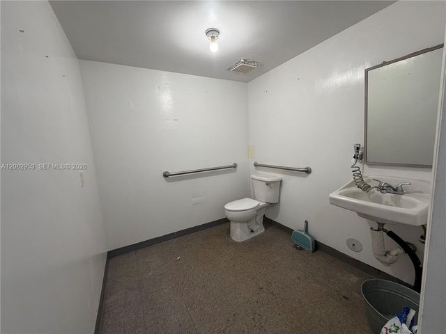 10601 NW 122nd Street 8, Medley, FL 33178