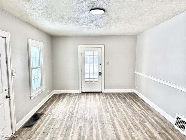 900 Roslyn Avenue SW, Canton, OH 44710