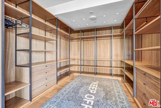 9400 Readcrest Drive, Los Angeles, CA 90210