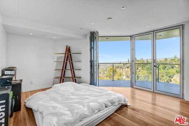 9400 Readcrest Drive, Los Angeles, CA 90210
