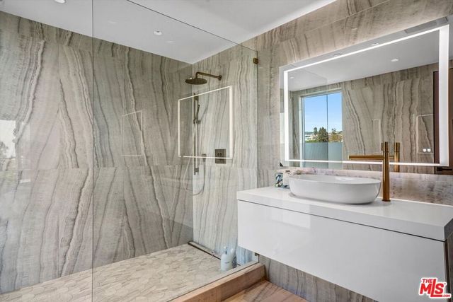 9400 Readcrest Drive, Los Angeles, CA 90210