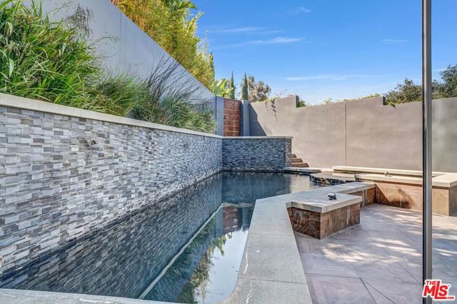 9400 Readcrest Drive, Los Angeles, CA 90210