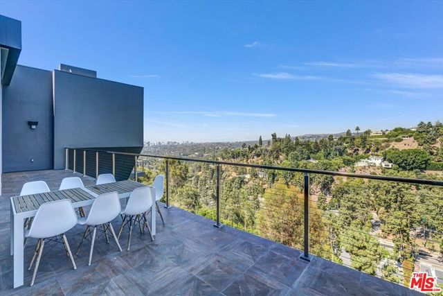 9400 Readcrest Drive, Los Angeles, CA 90210