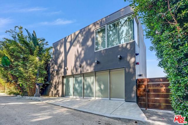 9400 Readcrest Drive, Los Angeles, CA 90210