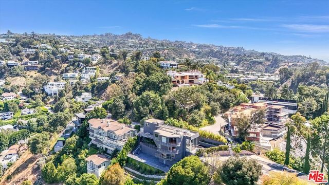 9400 Readcrest Drive, Los Angeles, CA 90210