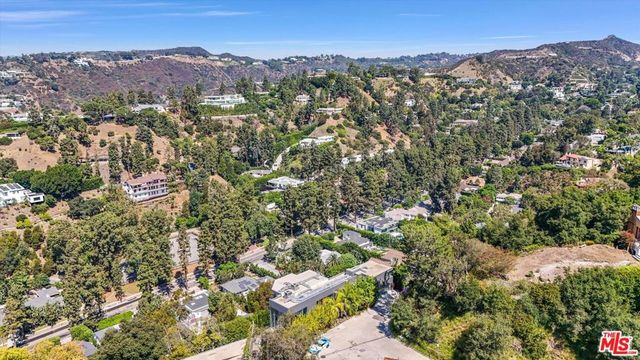 9400 Readcrest Drive, Los Angeles, CA 90210