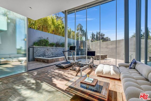 9400 Readcrest Drive, Los Angeles, CA 90210