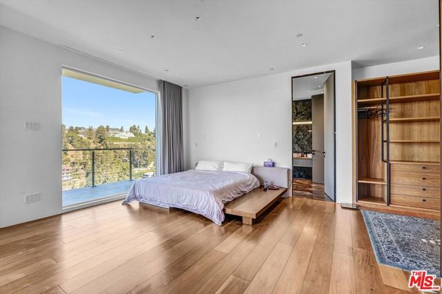 9400 Readcrest Drive, Los Angeles, CA 90210