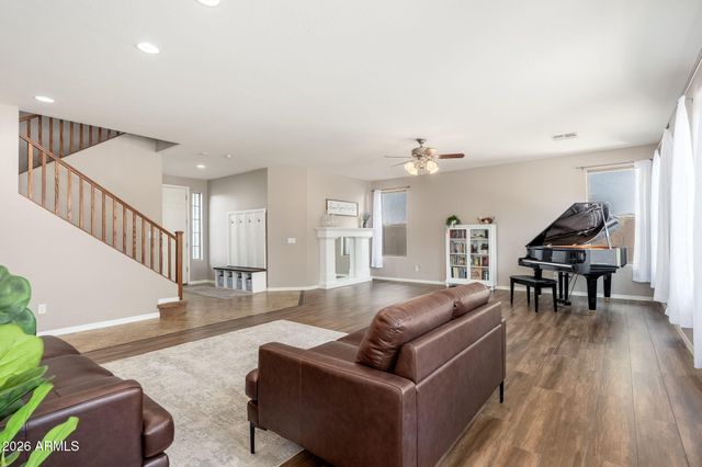 15651 W WESTVIEW Drive, Goodyear, AZ 85395