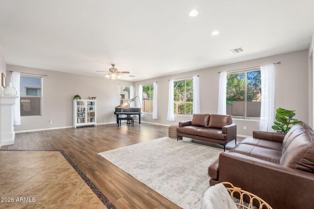 15651 W WESTVIEW Drive, Goodyear, AZ 85395
