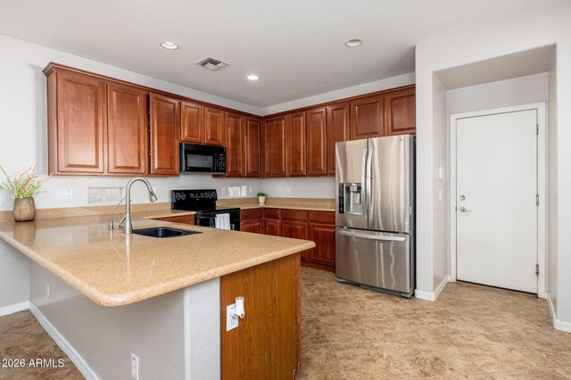 15651 W WESTVIEW Drive, Goodyear, AZ 85395