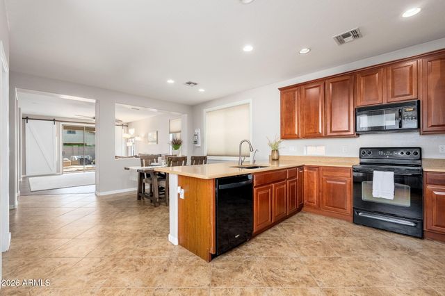 15651 W WESTVIEW Drive, Goodyear, AZ 85395