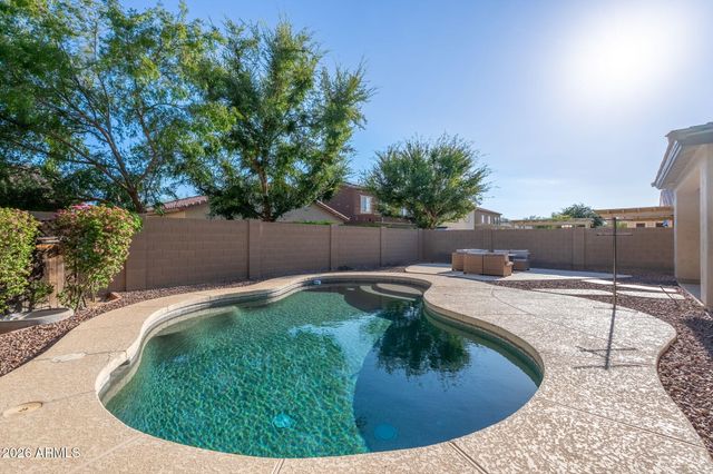 15651 W WESTVIEW Drive, Goodyear, AZ 85395