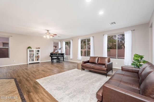 15651 W WESTVIEW Drive, Goodyear, AZ 85395