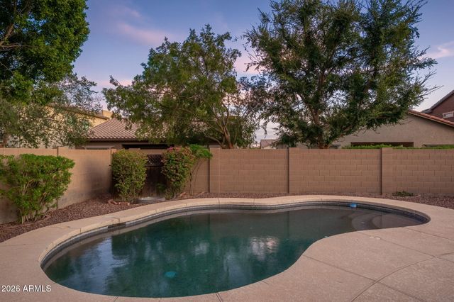 15651 W WESTVIEW Drive, Goodyear, AZ 85395