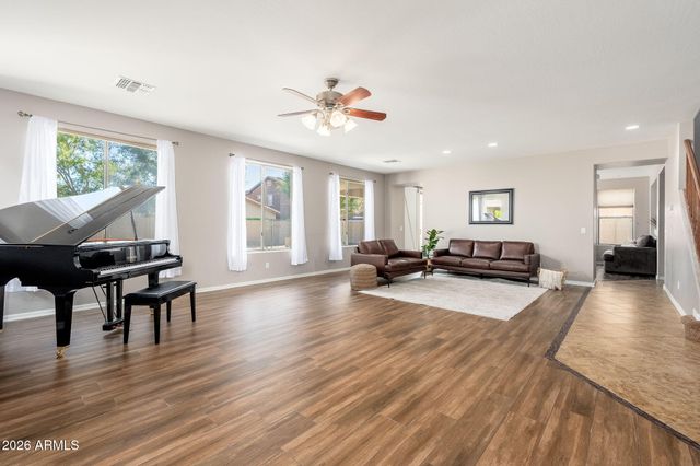 15651 W WESTVIEW Drive, Goodyear, AZ 85395