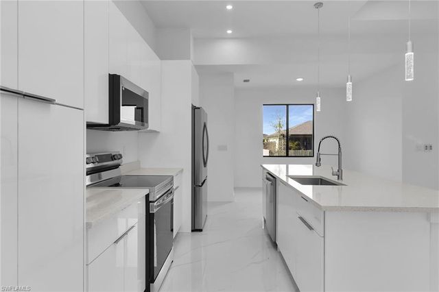 4202 NW 33rd ST, Cape Coral, FL 33993