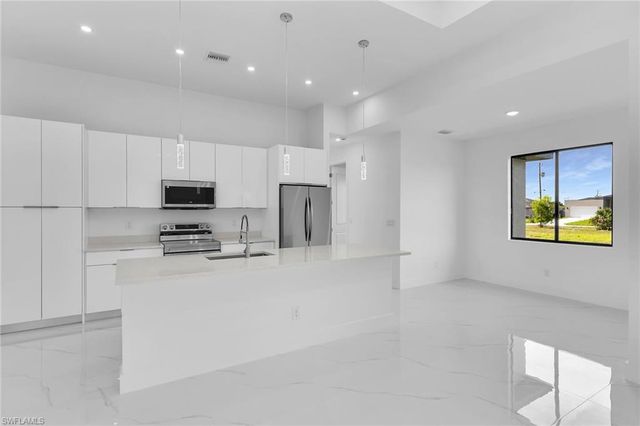4202 NW 33rd ST, Cape Coral, FL 33993
