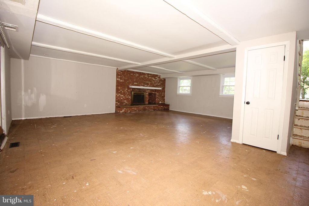 2 TWIG LN, Willingboro, NJ 08046