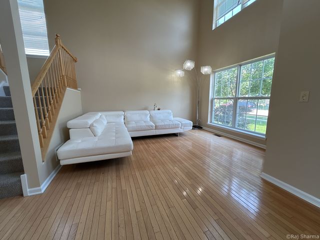 910 S West Avenue, Waukegan, IL 60085