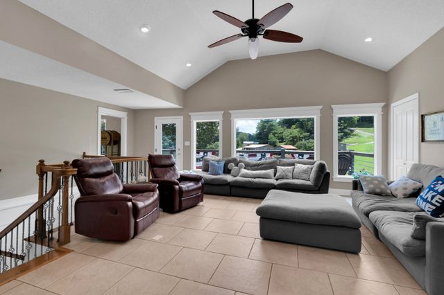 814 Shasteen Hollow Rd, Lynchburg, TN 37352