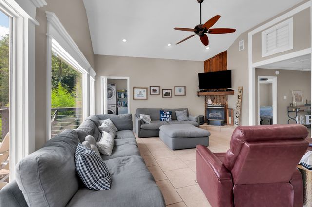 814 Shasteen Hollow Rd, Lynchburg, TN 37352