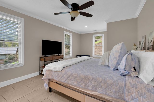 814 Shasteen Hollow Rd, Lynchburg, TN 37352