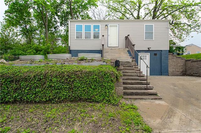 2519 W 40th Avenue, Kansas City, KS 66103